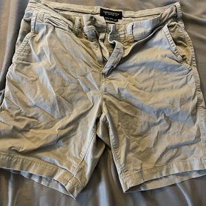 American Eagle gray next level shorts